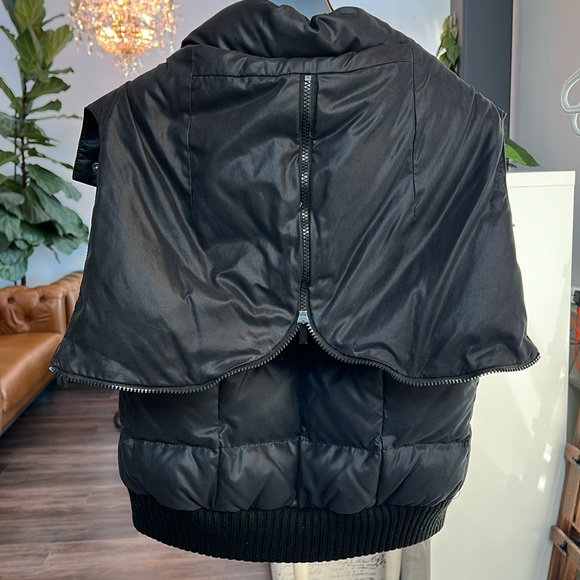 BCBG Max Azria Black Duck Down Feather Vest - Size S - Picture 4 of 5